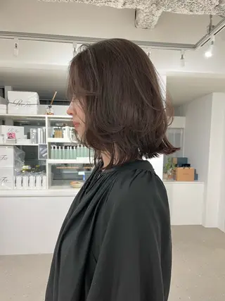ミディアム 箱崎 凪沙のヘアスタイル
