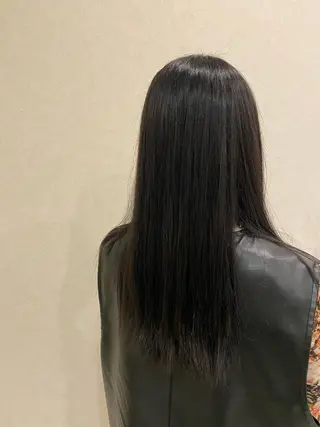 カラー 岡田 真弥のヘアスタイル