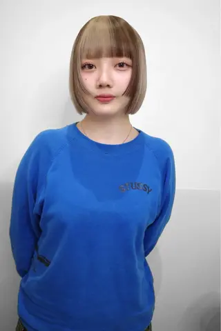 ショート カラー ブリーチ😼 ボブ✍️レイヤーのヘアスタイル