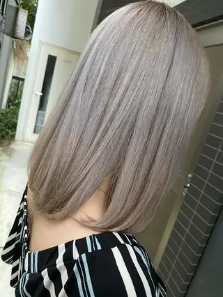 セミロング カラー 白髪ぼかし バレイヤージュ志鎌のヘアスタイル