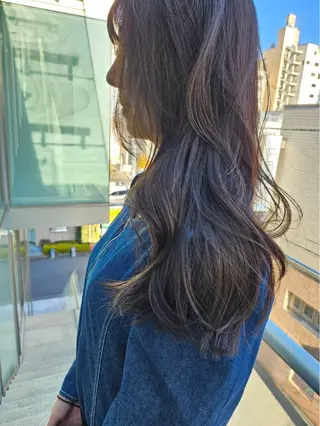 セミロング カラー 【銀座】艶髪/上品な カラー特化/涼/駅近のヘアスタイル