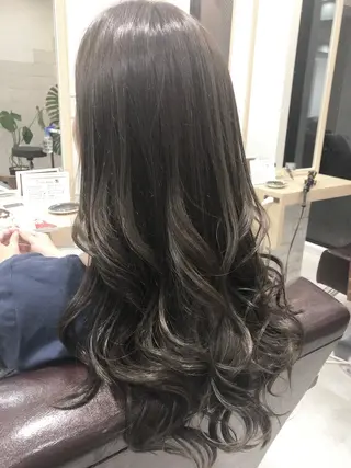 ロング カラー YUDA 湯田のヘアスタイル