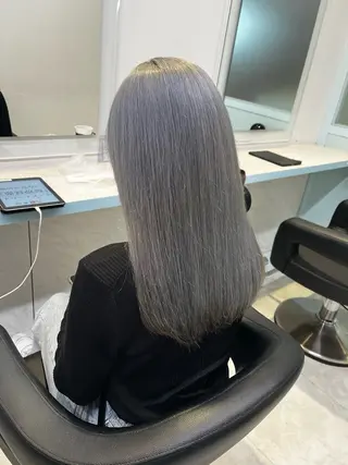 セミロング カラー ブリーチカラー 🩵MIZUKIのヘアスタイル