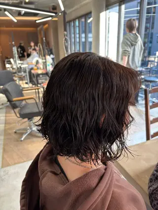 ミディアム パーマ 西岡 乙花のヘアスタイル