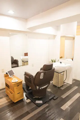 セミロング カラー パーマ ヘアアレンジ ヘアサロン オーファ予約係の眉毛・アイブロウイメージ