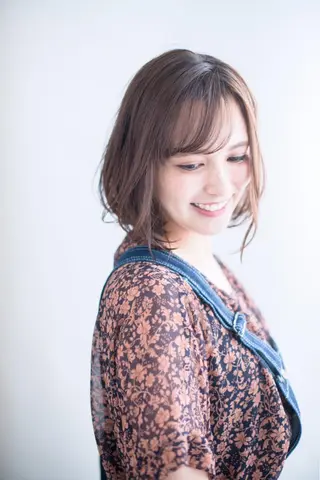 ミディアム 今雪 聡美のヘアスタイル