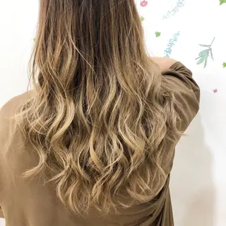 ロング カラー 三鷹で1番ショート ボブをカットする新谷のヘアスタイル