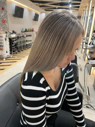 ロング ハイトーンカラー/ ハイライトJUNKIのヘアスタイル