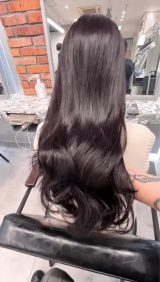 ロング 赤みゼロカラー 藤並純のヘアスタイル
