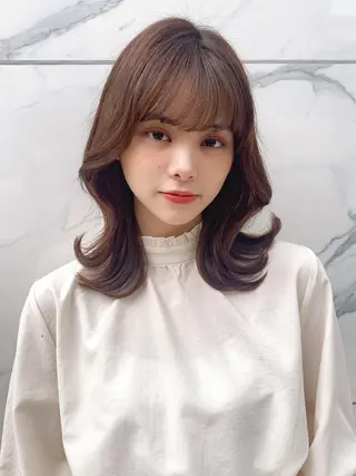 セミロング カラー 韓国ヘア☁️ mitsukiのヘアスタイル
