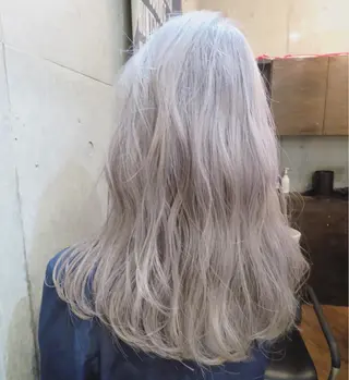 セミロング カラー 白髪ぼかし×デザイン 🕊️🫧ホウジョウのヘアスタイル
