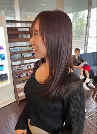 ロング TAKAHASHI REIKAのヘアスタイル