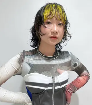 ミディアム カラー 湯川 未咲希のヘアスタイル