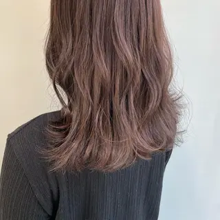セミロング カラー 山口 莉奈のヘアスタイル