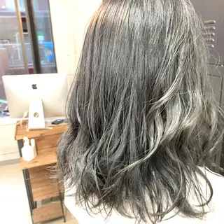 ミディアム カラー パーマ ヘアアレンジ メンズ キッズ ネイル マツエク・マツパ 切りっぱなしヘアボブ ミディアムヘアRYOのヘアスタイル