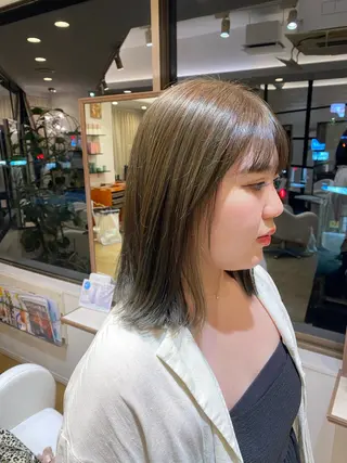 ミディアム 艶感🫧透明感カラー YUKARIのヘアスタイル