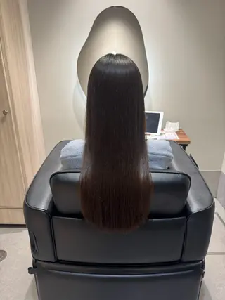 ロング NAVY 橋本心 縮毛矯正のヘアスタイル