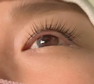 マツエク・マツパ nail&eye Lily 武蔵境店所属・クラサキ アンナのマツエク・マツパデザイン