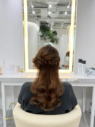 ミディアム R/🎀 ヘアセット・艶カラーのヘアスタイル