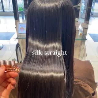 ロング 他店で断られた方歓迎 ブリーチ縮毛矯正のヘアスタイル