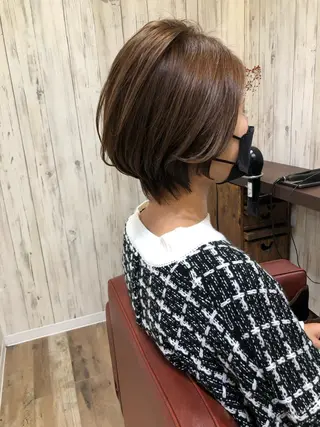 ショート カラー 伊藤 みきのヘアスタイル