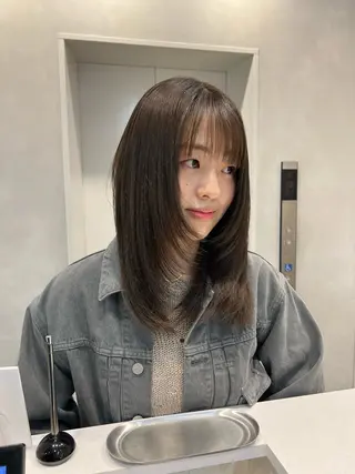 セミロング カラー ayaka 🍀のヘアスタイル