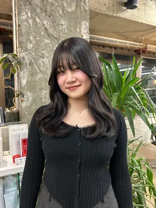 セミロング サワムラ ソナタのヘアスタイル