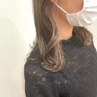 ミディアム カラー UMEDA FIGAROのヘアスタイル
