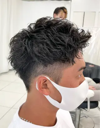 パーマ メンズ 伊佐 愛のヘアスタイル