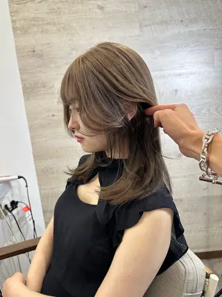 セミロング カラー ブリーチ koheiのヘアスタイル