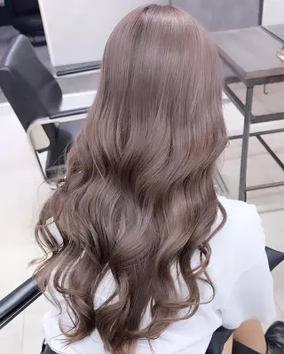 ロング カラー ミルクティー・ピンク 甘モテカラー/emaのヘアスタイル