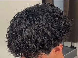 パーマ メンズ 佐々木 輝のヘアスタイル