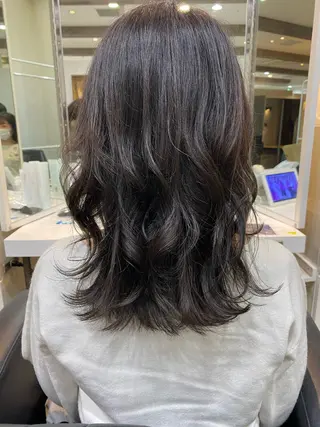 セミロング Ashanti 磯崎のヘアスタイル
