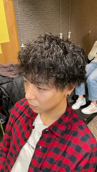 パーマ メンズ デザインカラー🏝️ 須賀汐音のヘアスタイル
