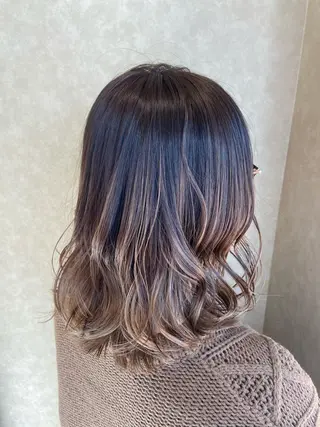 ミディアム カラー 小林 亜紀のヘアスタイル