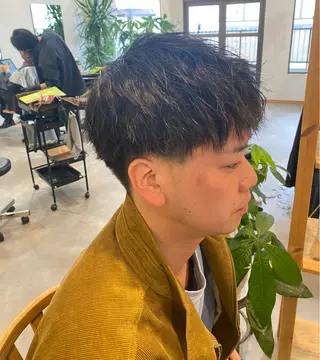 ショート パーマ メンズ 内野 友貴のヘアスタイル