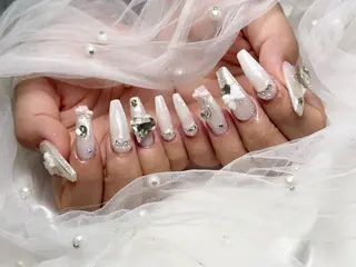 ネイル Roi〈ロワ〉 Minakoのネイルデザイン