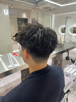 ショート パーマ メンズ ⚡メンズパーマフ ェードカットTomyのヘアスタイル