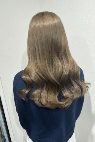 ロング カラー ハイトーン/レイヤー /艶カラー🎀のヘアスタイル