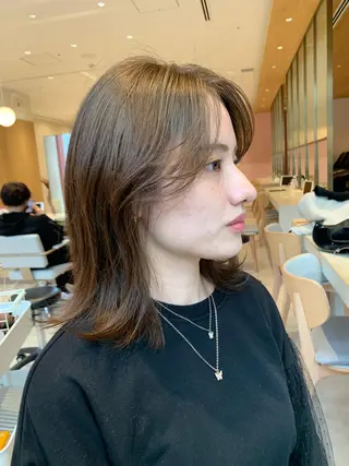 ミディアム カラー パーマ ヘアアレンジ レイヤー専門家 ダブルカラー修のヘアスタイル