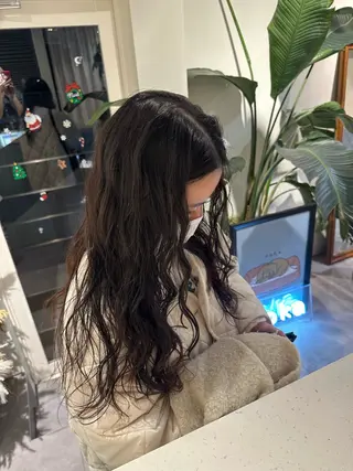ロング パーマ HANAME 原宿美容室のヘアスタイル