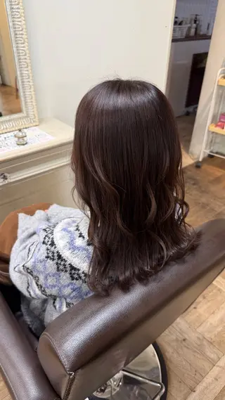 セミロング 南草津/トレンドカラ ー/パーマ 西村美月のヘアスタイル