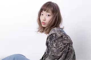 ミディアム カラー 池田 真由美のヘアスタイル