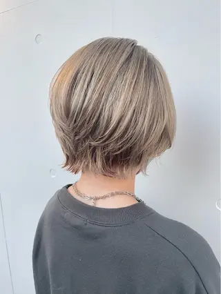 ショート もにか🌞原宿/渋谷 🌝ブリーチカラーのヘアスタイル