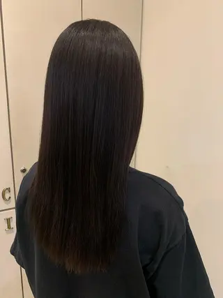 ロング om's poka 伊藤百花のヘアスタイル