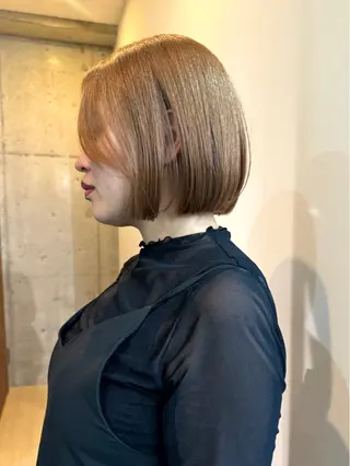 ショート 切りっぱなしボブ/ ブリーチカラー/大塚のヘアスタイル