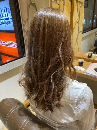 セミロング カラー kawabe maikoのヘアスタイル
