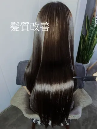 ロング GENIEE/堀江 髪質改善/ハイトーンのヘアスタイル