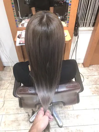 ロング カラー 100%髪質改善特化 TRUNSのヘアスタイル