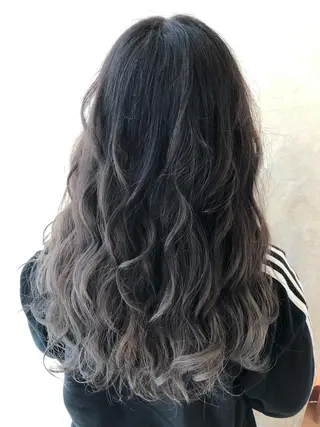 ロング カラー 海外レイヤー/ 梅田美容室のヘアスタイル